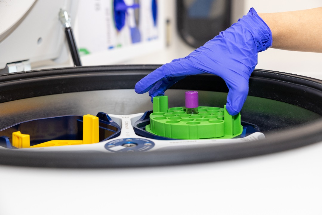 Lab tech use equipment