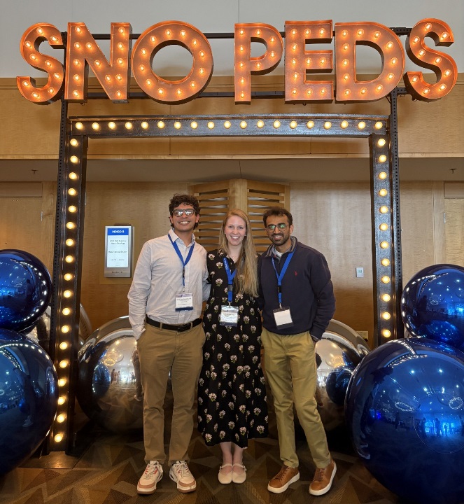 Photo of Luis Tron Esqueda & coattendees at scientific meeting